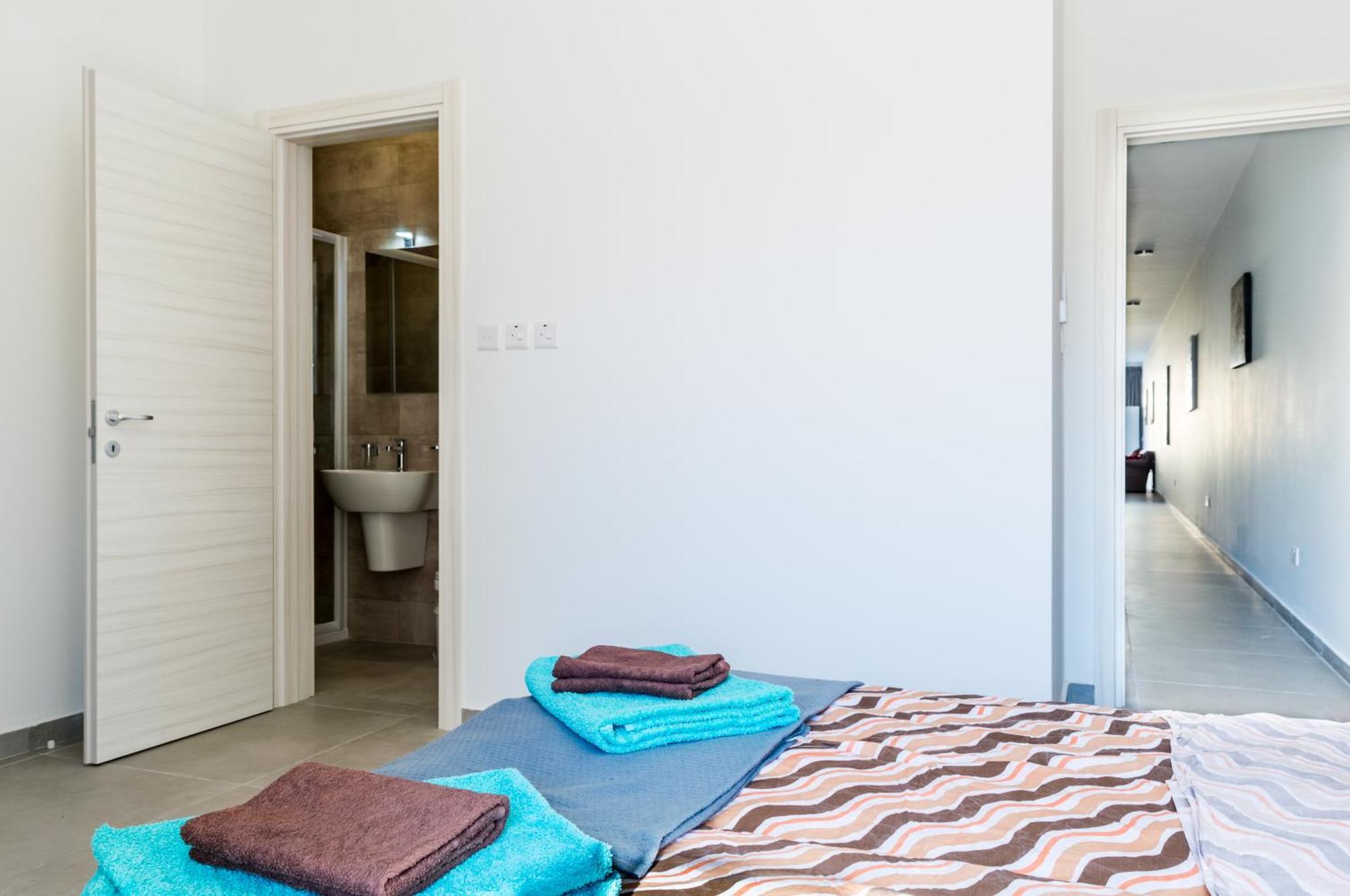 Spacious Brand New Apartment Hc Balcony 3 Bdr 2 Bth Bugibba セント・ポールズ・ベイ エクステリア 写真